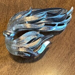 Elegant JJ Silver Leaf Wall Art